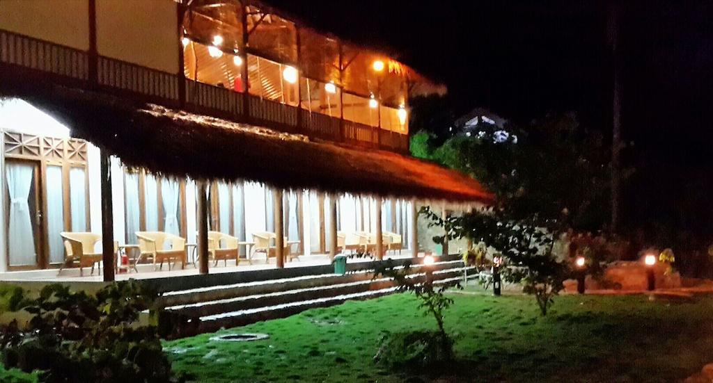 Ary'S Lagoon Bungalow & Hotel Каримунджава Екстериор снимка