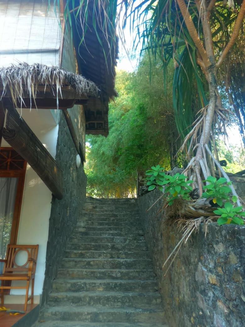 Ary'S Lagoon Bungalow & Hotel Каримунджава Екстериор снимка